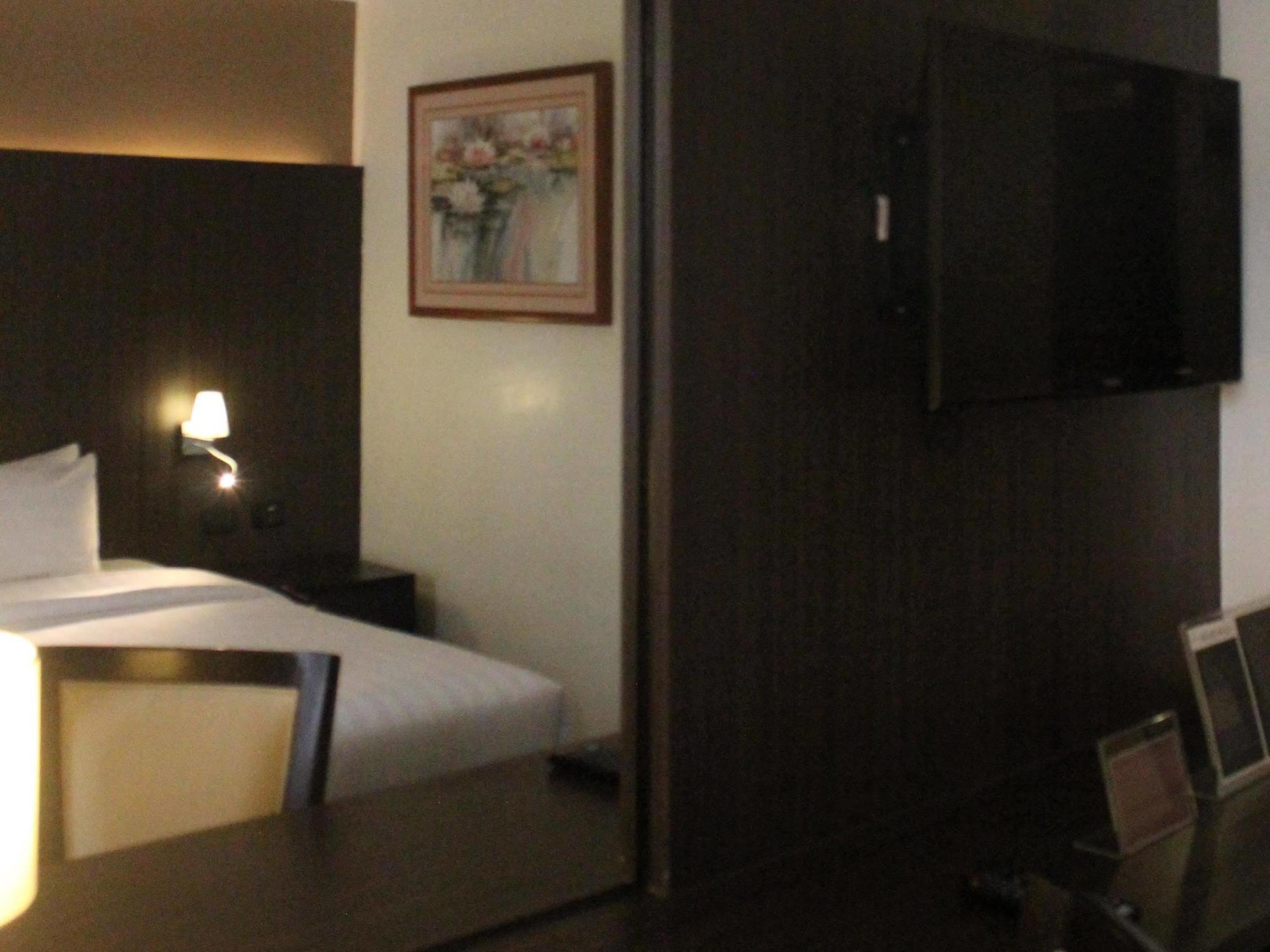 Stradella Hotel Pasig City Esterno foto