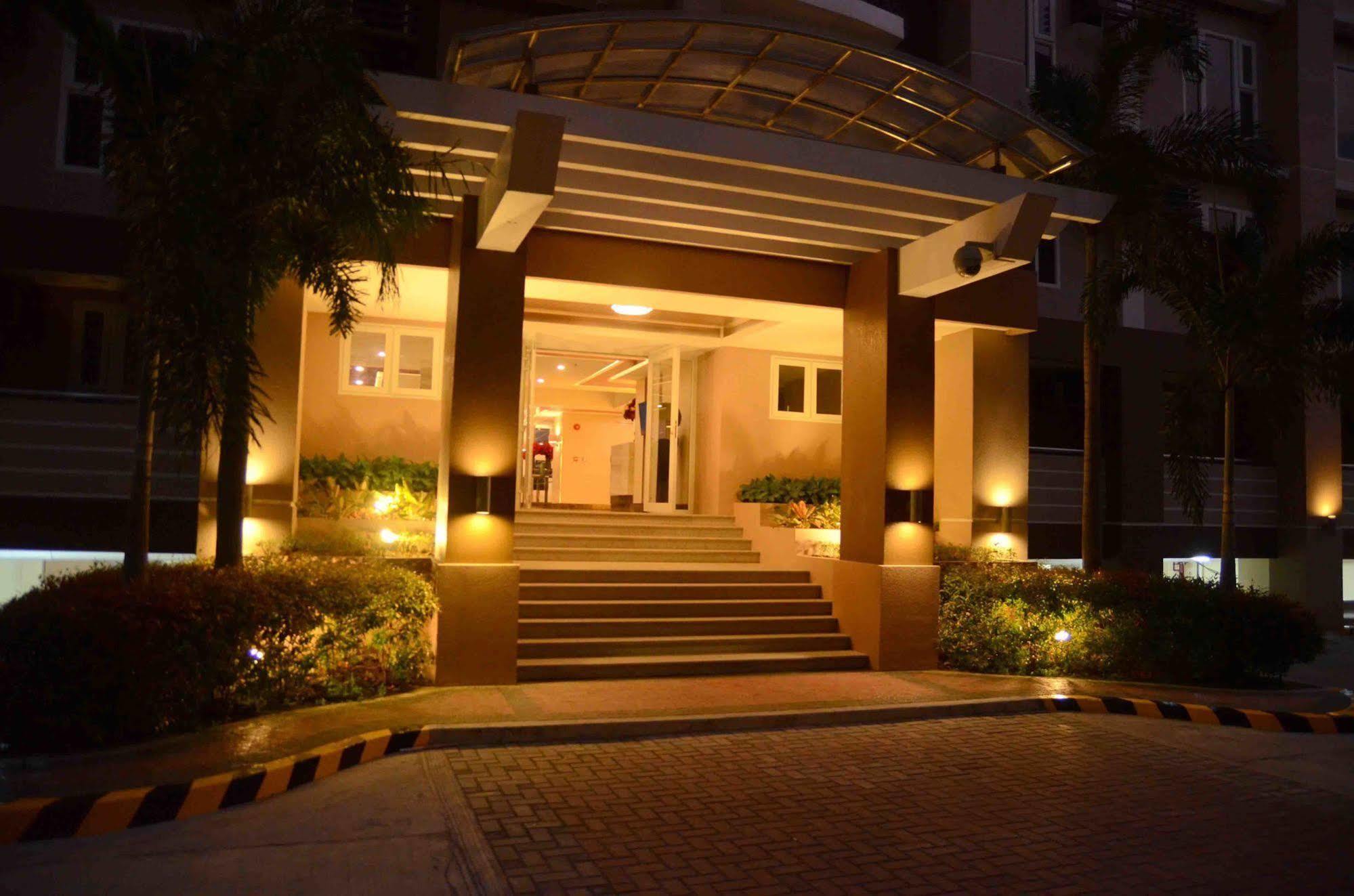 Stradella Hotel Pasig City Esterno foto